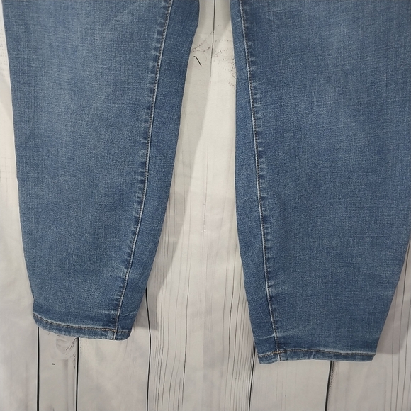 Judy Blue Slim Fit Stretch Jeans - Picture 5 of 12